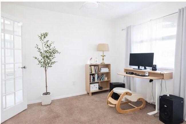 Building Photo - Golf Course Rental Property!