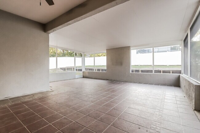 Building Photo - 6041 Cason Way