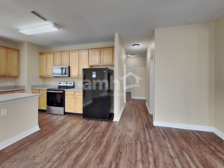 Building Photo - 12587 Majestic Way