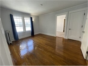 Building Photo - 7 Somerset St