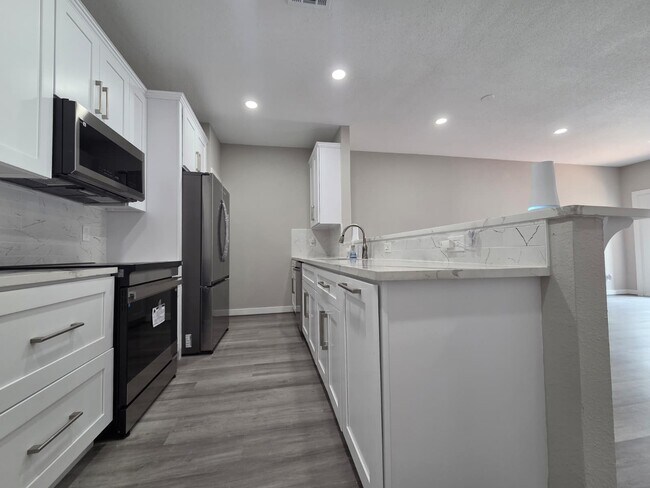 Building Photo - 6000 Reims Rd