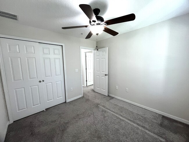 Building Photo - 677 Oak Lake Ln