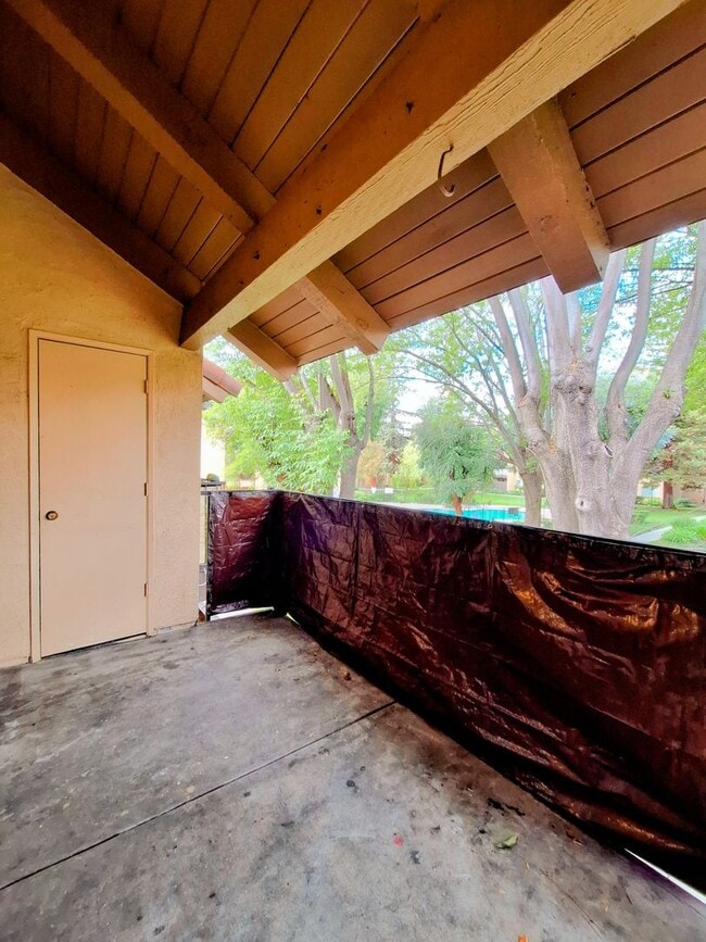 Building Photo - Beautiful 2bd Condo In Gated Community With Pool, Gym, and On-site Laundry