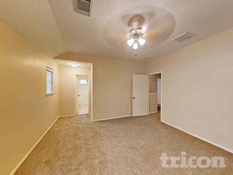 Building Photo - 7215 Lazy Summer Ct