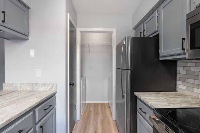 Building Photo - 1904 Dartmouth St