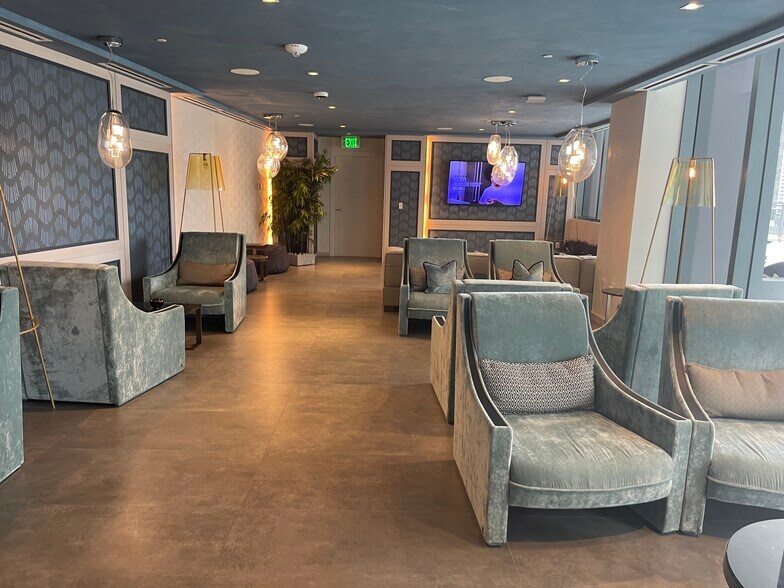 Building Photo - 1000 Brickell Plz