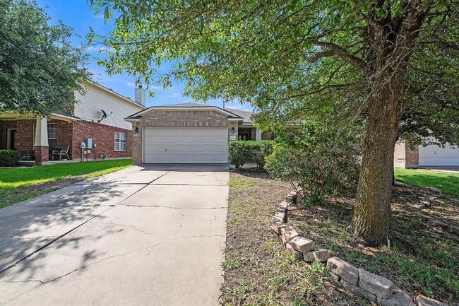 Building Photo - 18509 Sandy Bottom Dr