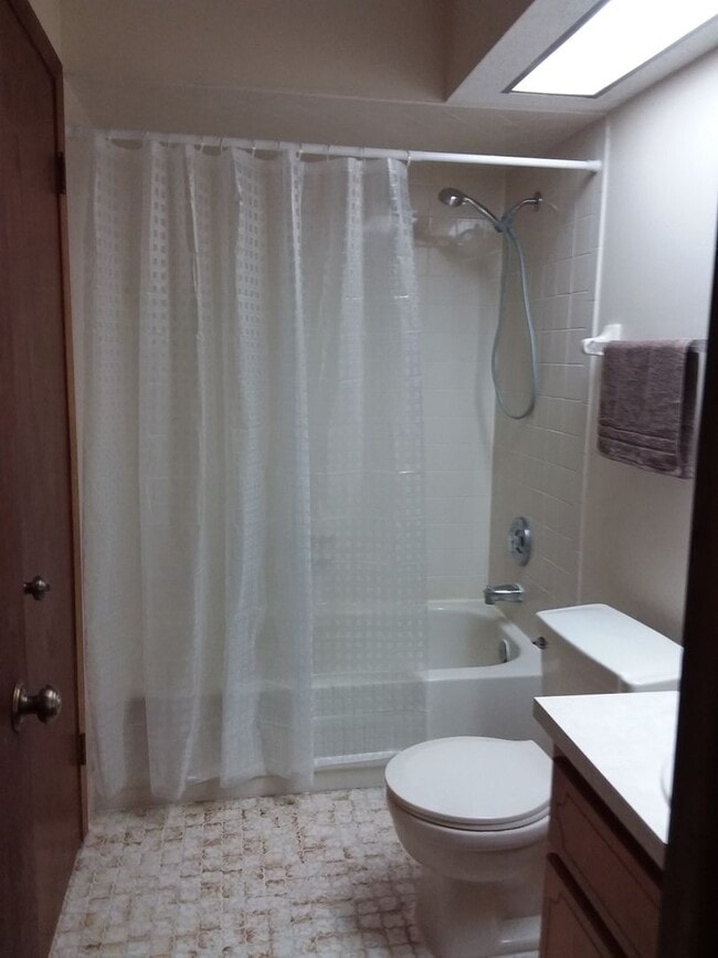 Building Photo - Mandarin - 2/2.5 townhome