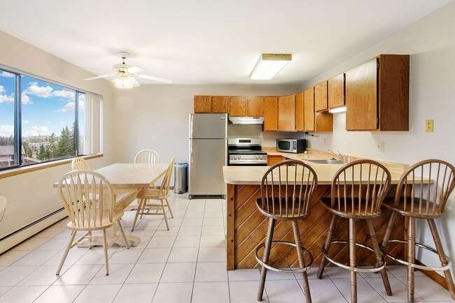 Building Photo - Year lease! Best deal in Silverthorne! HEA...