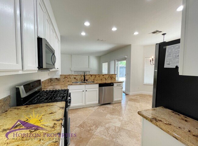 Building Photo - Spacious 5 Bed 3 Bath 2,136 Sq. Ft. Sheldon Pacific Home in Elk Grove