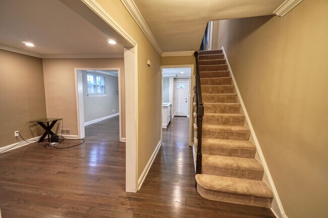 Building Photo - 28 54th St SE