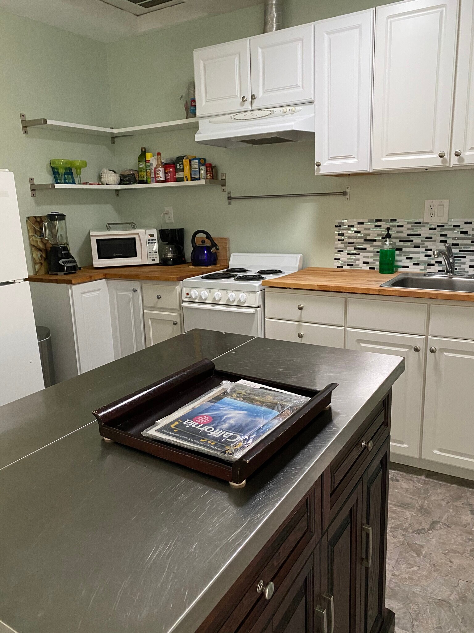 Building Photo - 632 Maria Ave