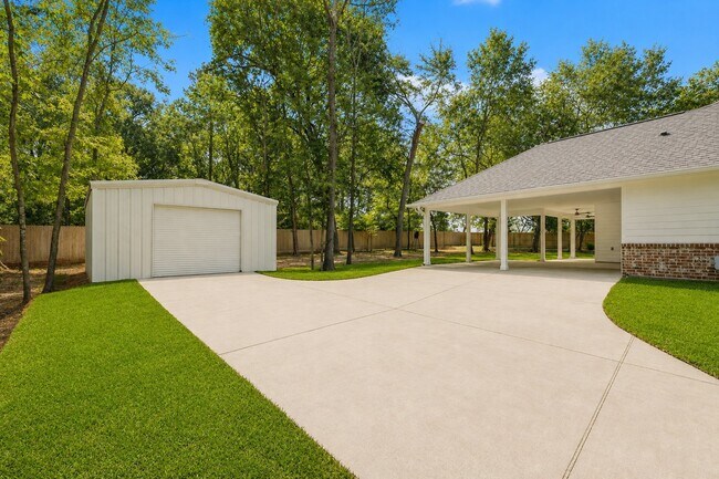 Building Photo - 5161 Lazy Ln