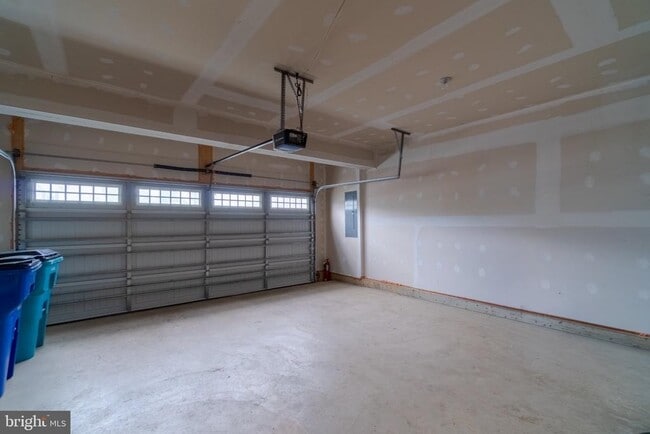 Building Photo - 6573 Autumn Olive Dr