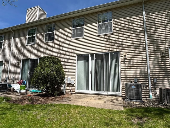Building Photo - 335 Glen Leven Ct