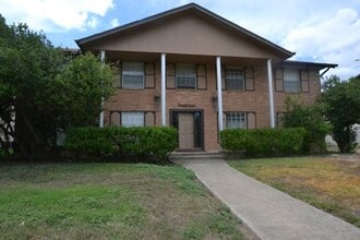 Building Photo - Cute Harmony Hills Fourplex