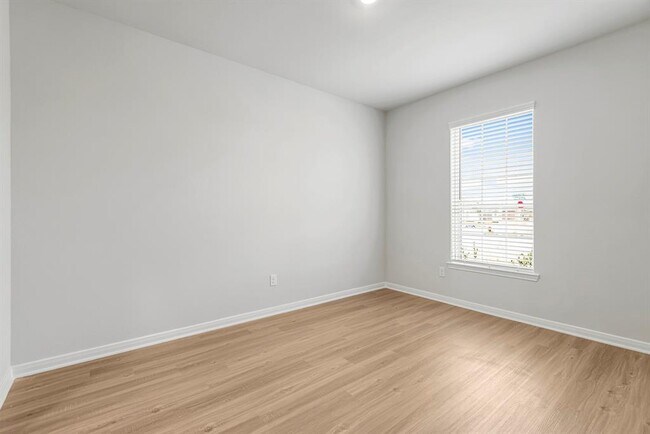 Building Photo - 400 Mystic Slopes Dr