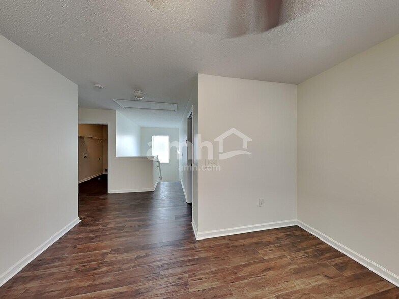 Building Photo - 4426 Red Hook Rd