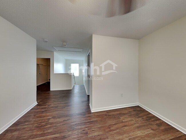 Building Photo - 4426 Red Hook Rd