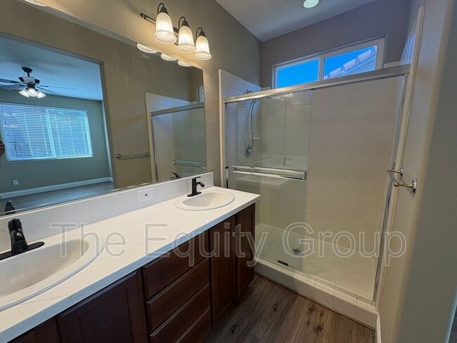 Building Photo - 1424 N Oliveto Ct