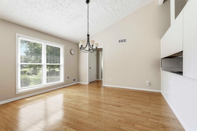 Building Photo - Spacious 3BR Home on Large Lot with Detached Garage in Fayette County