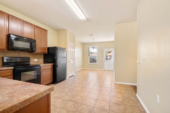 Building Photo - Glowing 3 Bedroom, 2 Bath Home Near Walter...