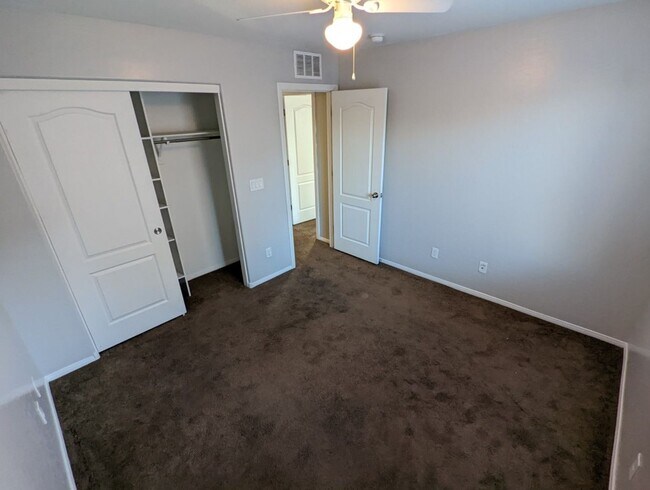 Building Photo - 7760 Floral Fabric Ct