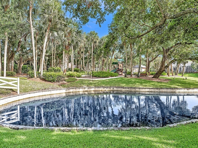 Building Photo - 2788 Hampton Cir W