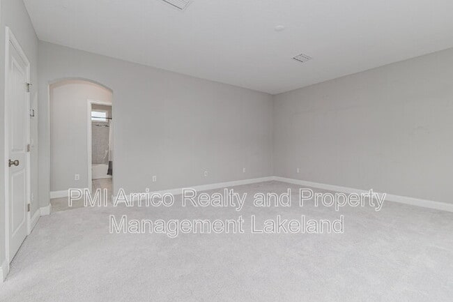 Building Photo - 2609 Village Lakes Blvd