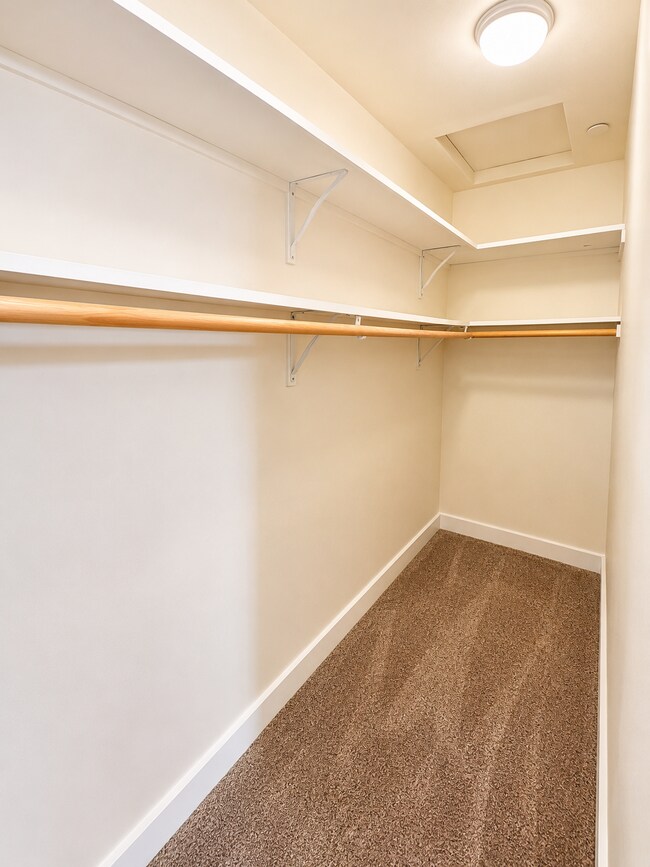 Building Photo - Spacious University Place Home Near Chambers Bay | 2-Car Garage & Lawn Care Included
