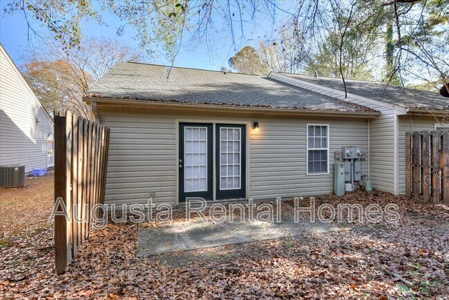 Building Photo - 108 Kelly Dr