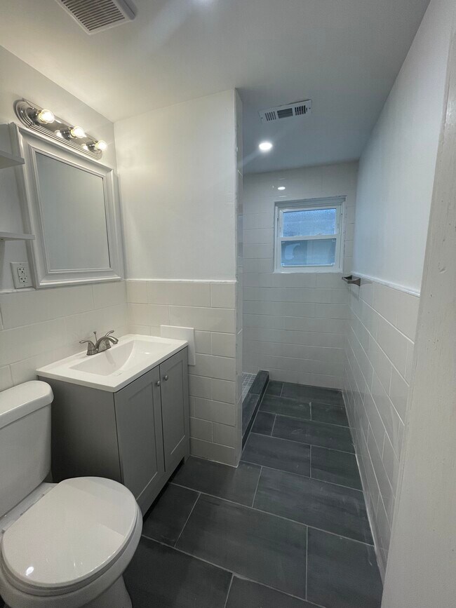 Primary Photo - 604 Federal St