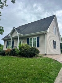 Building Photo - Basement apartment