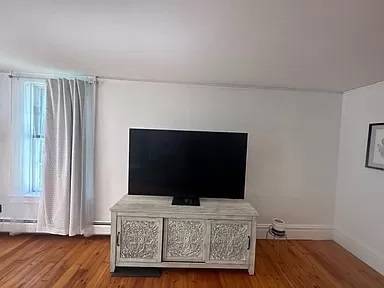 Building Photo - 8 Lake St