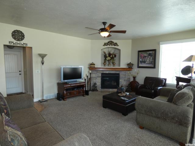 Building Photo - 3080 N CREST DR