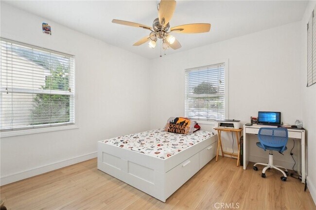 Building Photo - 3686 Palo Verde Ave W