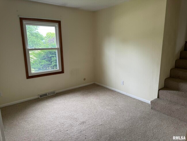 Building Photo - 2107 Tanglefoot Ln