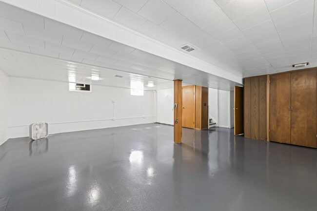 Building Photo - 22055 Elmwood Ave