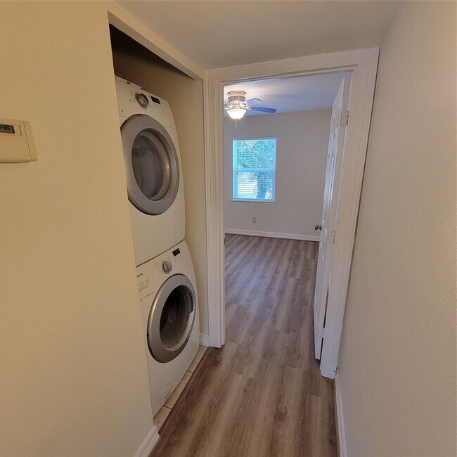 Building Photo - 11649 Chimney Rock Rd