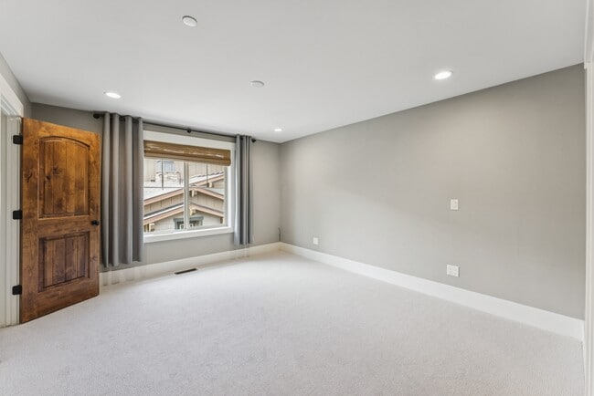 Building Photo - 13331 N Highmark Ct