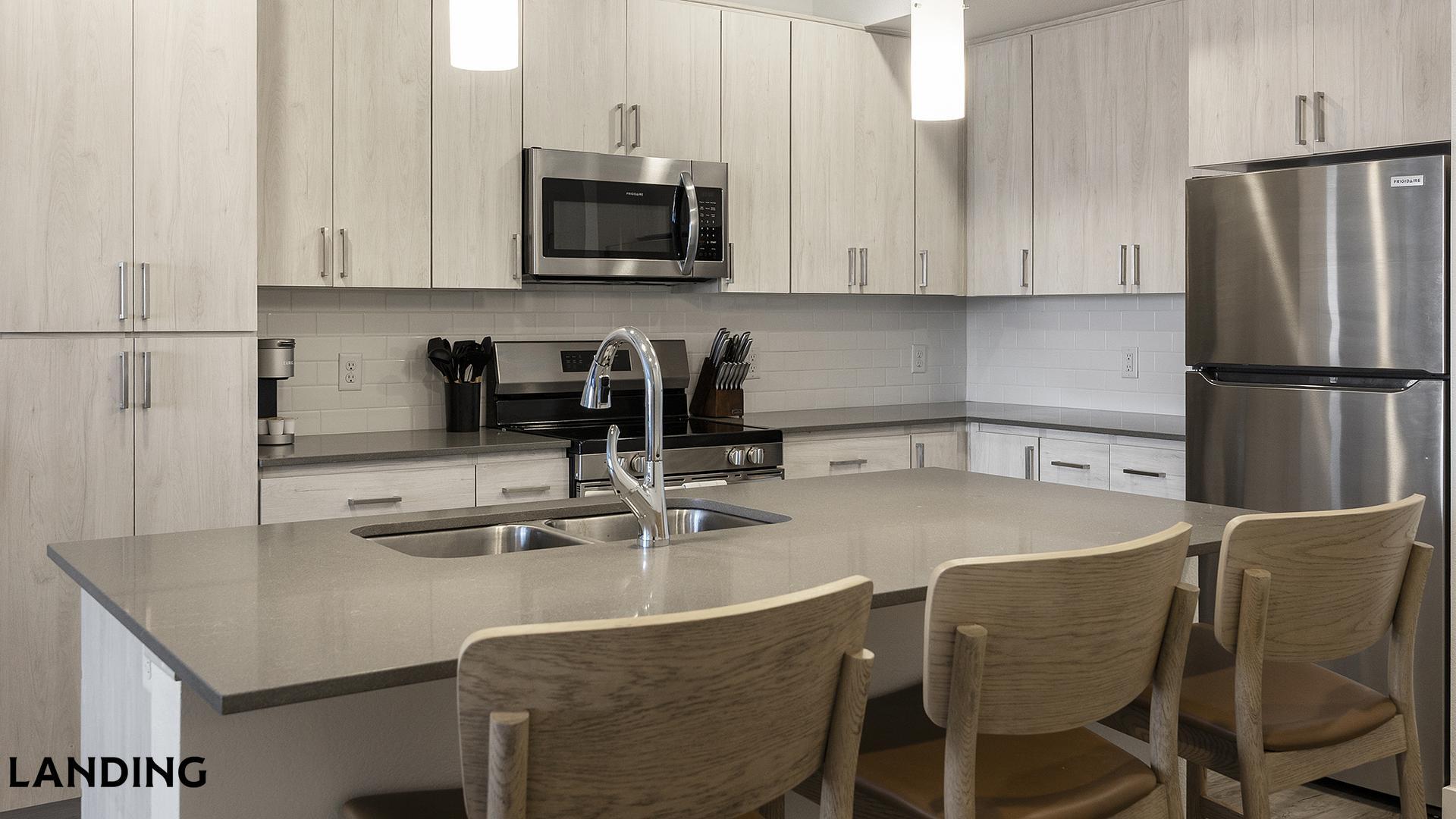 Building Photo - 1760 S Crismon Rd