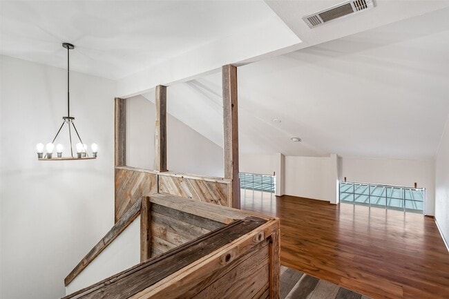 Building Photo - 13109 Burninglog Ln