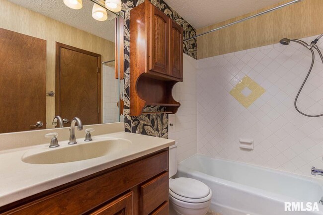 Building Photo - 3835 Prairie Ln