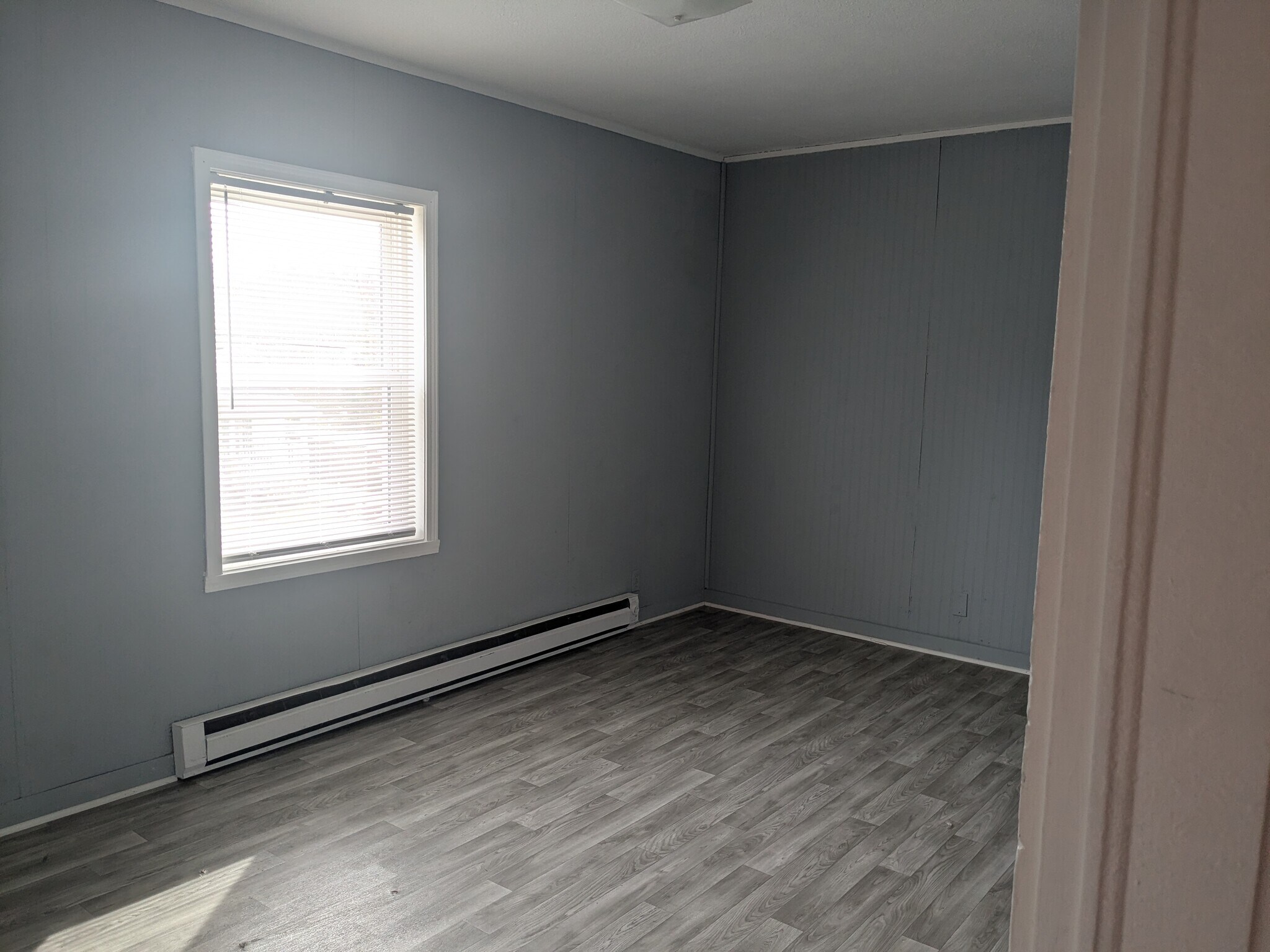 Building Photo - 718 W Main St