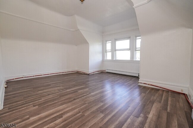 Building Photo - 26 Treacy Ave