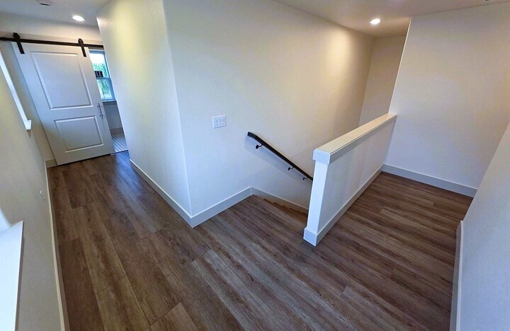 Building Photo - 1321 Oppek St NE