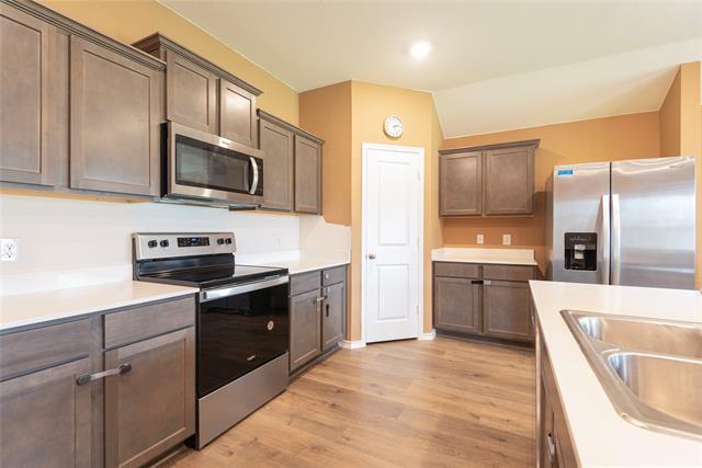 Building Photo - 300 Tadpole Ln