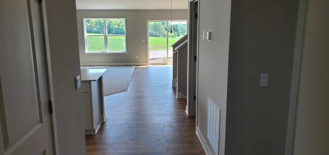 Building Photo - 5193 Mustang Dr