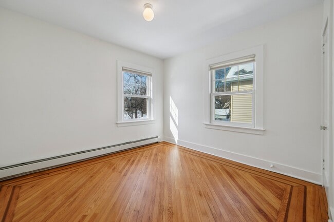 Building Photo - 42 Brookfield Rd