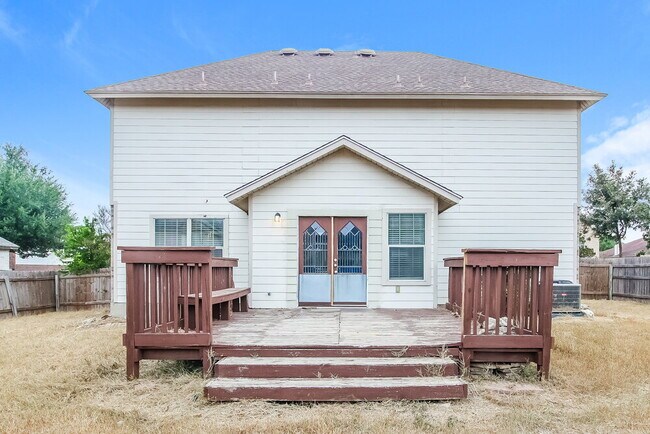 Building Photo - 19716 San Chisolm Dr